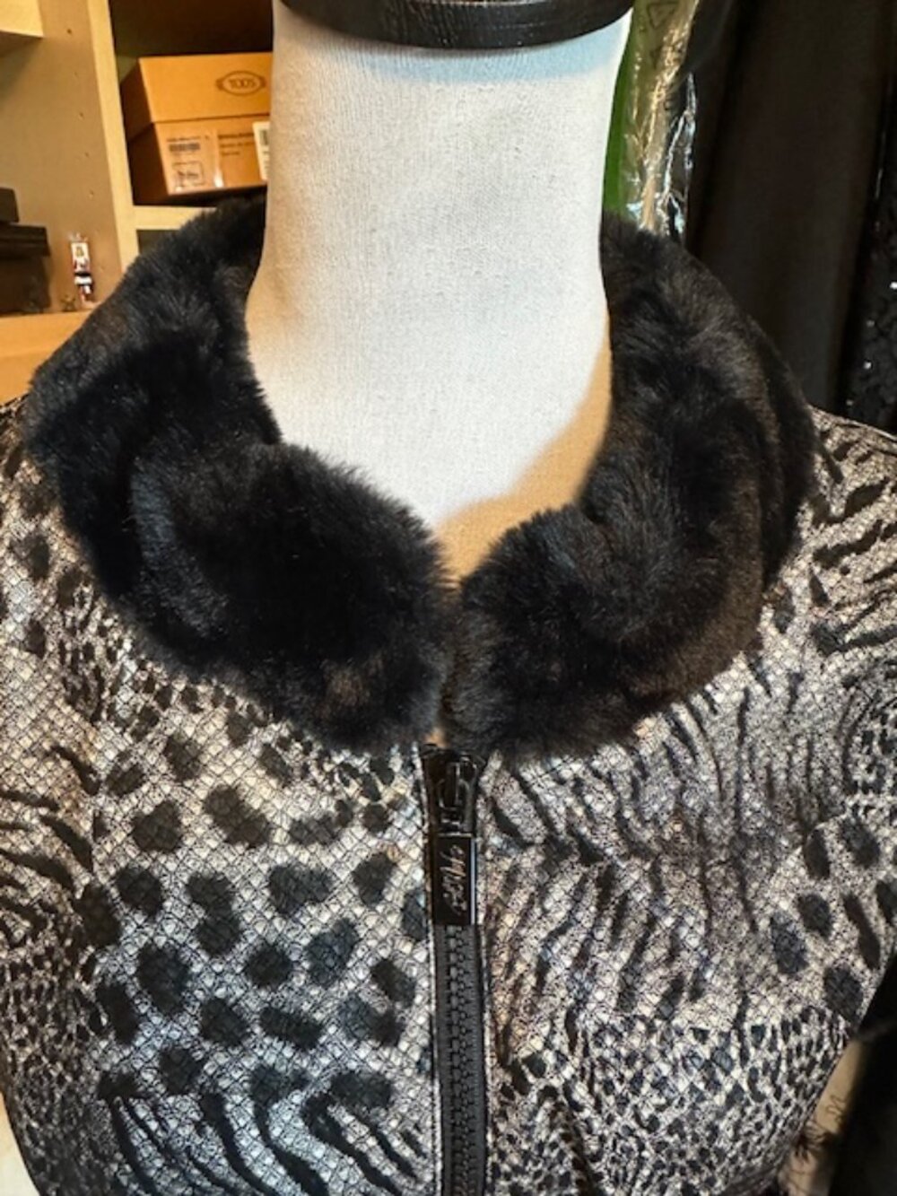 Bob Mackie Animal Print Vest Black Size XXL - Picture 3 of 8